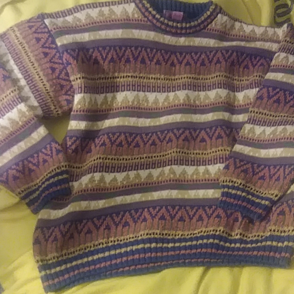 Nice pastel pullover sweater L